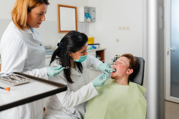 Best Emergency Tooth Extraction  in Ford Heights, IL